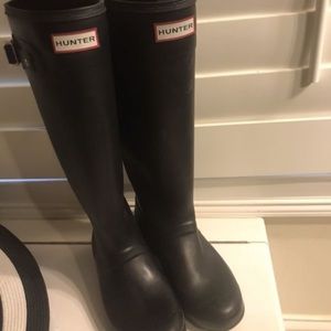 Hunter rain boot - size 8